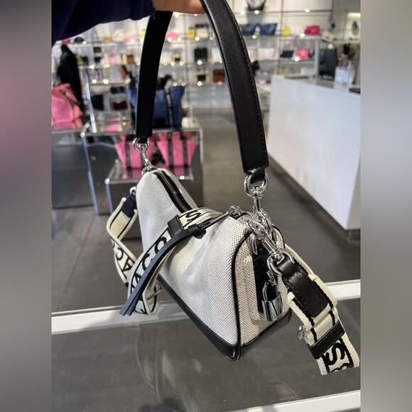 Marc Jacobs Black and Cream Shoulder Bag - Picture 3 of 8